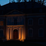 château de Voltaire de nuit