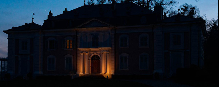 château de Voltaire de nuit