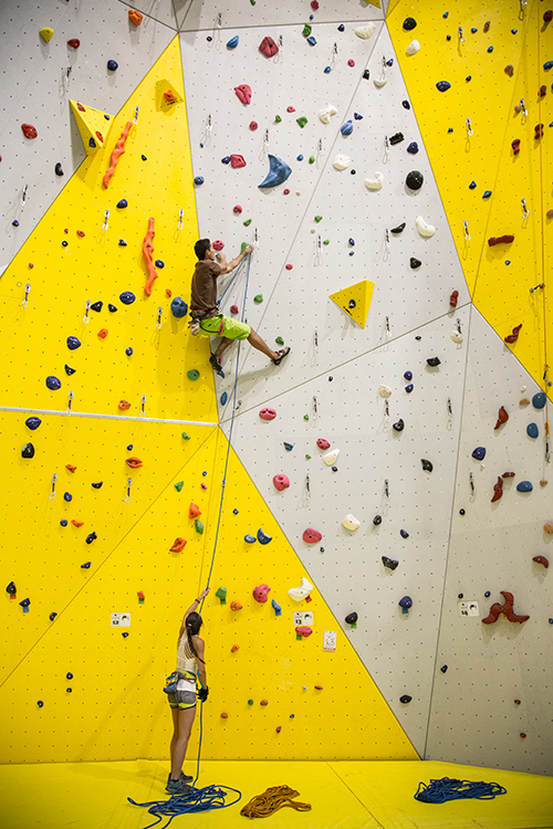 Le plus grand mur d'escalade de l'Ain